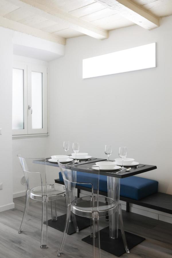 Blue Sapphire Como Cozy Flat In Center Of City Apartment Exterior foto