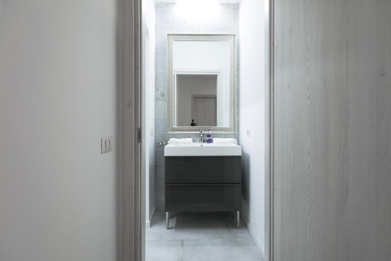 Blue Sapphire Como Cozy Flat In Center Of City Apartment Exterior foto